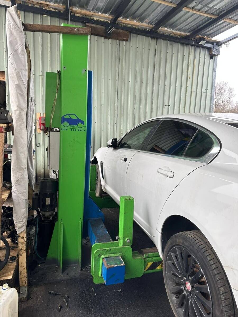 FULLY LICENSED CAR BREAKER  YARD WITH EBAY SHOP IN NORTHWEST AND EVERYTHING NEEDED