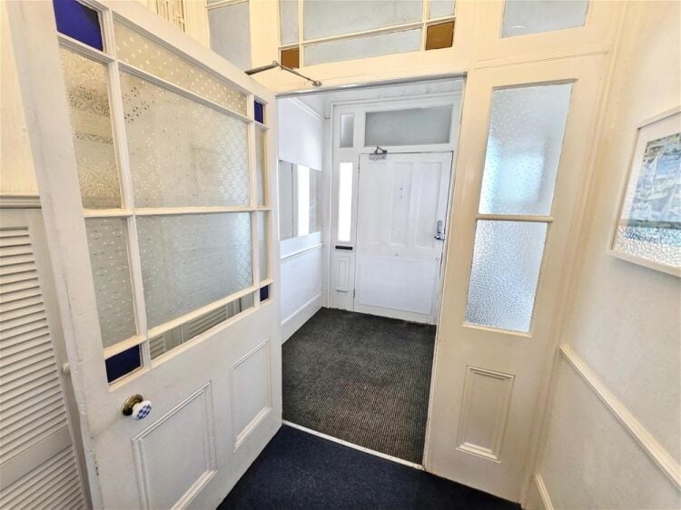 Auction Lot: Mixed-use Investment Property - Paignton Devon For Sale in Paignton Photo 8
