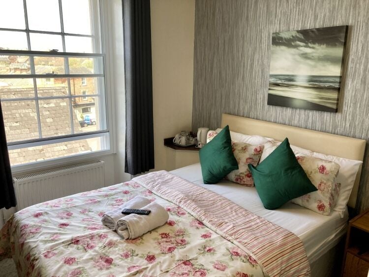 GUEST HOUSE