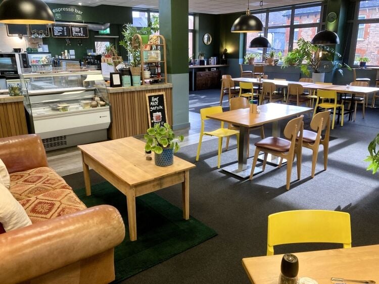 DAYTIME COFFEE SHOP/CAFE & IN HOUSE CATERERS Photo 8