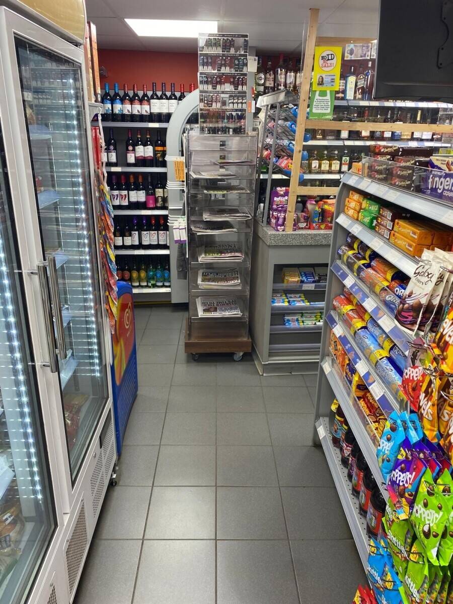 Low Rent Council Property - Established Off Licence Lease For Sale - Warwick Photo 8