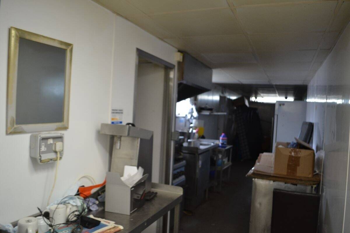 Closed Fish & Chip with Spacious 3-Bed Accommodation & Parking Photo 8