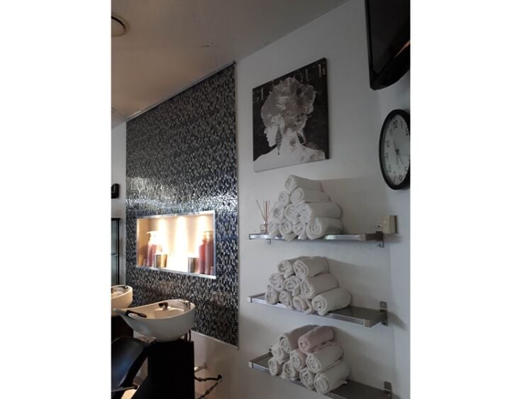 Established Hair & Beauty Salon – Palmers Green – Long Established – Loyal Client Base Photo 8