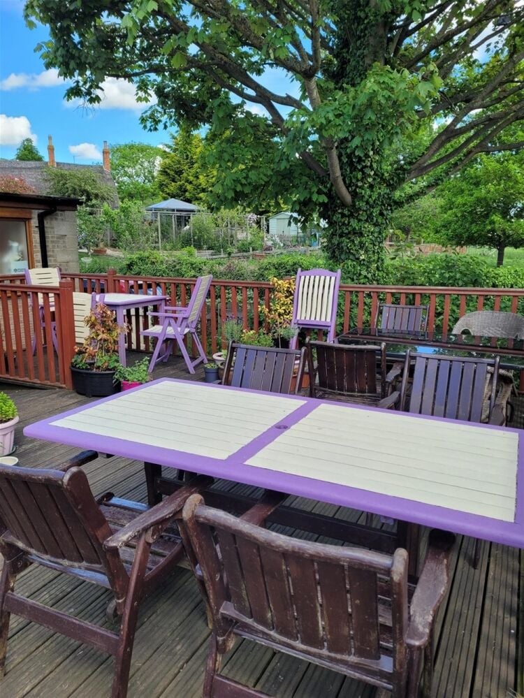 QUAINT TEAROOM