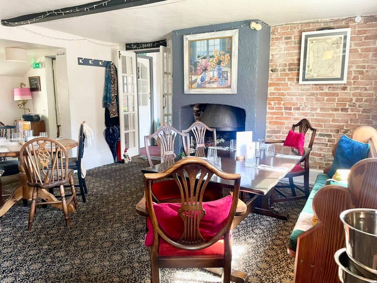 LINCOLNSHIRE - 5 BEDROOM PUB WITH DETACHED BREWERY Photo 8