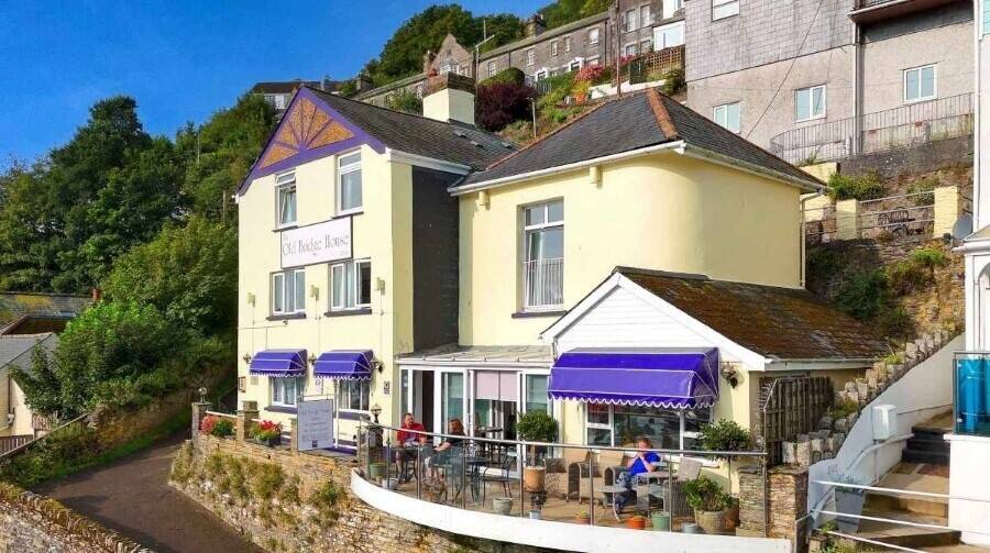 An Impressive 9-bedroom Hotel, Located by the Water’s Edge For Sale Photo 8