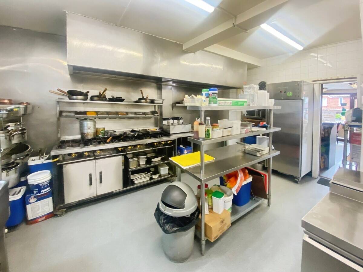 Fully Fitted Licensed Indian & Indo-Chinese Restaurant with 8-Year Lease – Reading