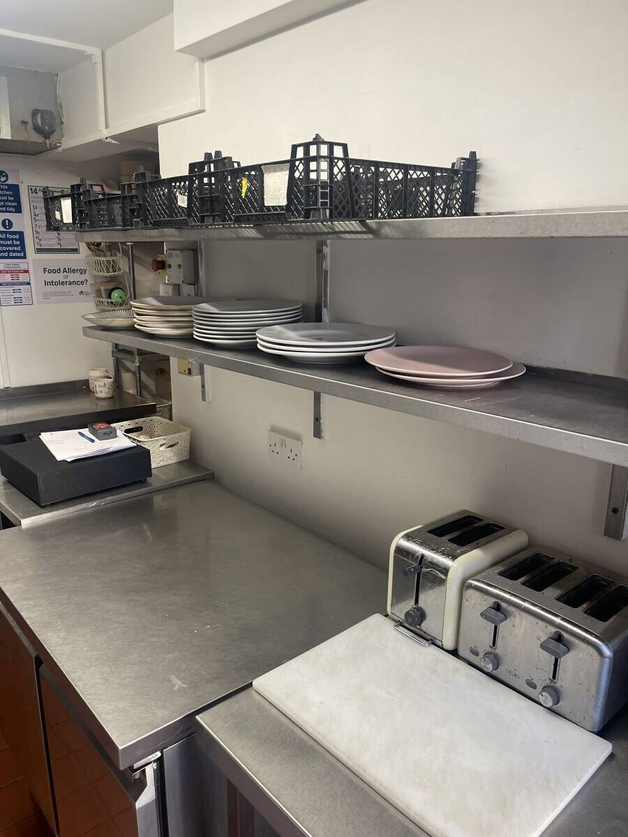 FULLY EQUIPPED DAYTIME CAFÉ /TEA ROOM Photo 8