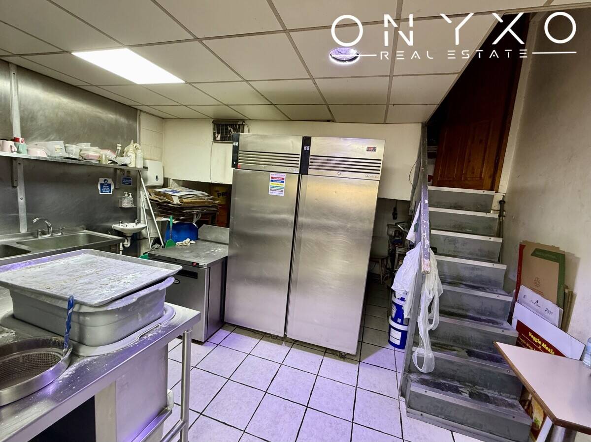 Established Pizza & Chicken Takeaway for Sale near Southall
