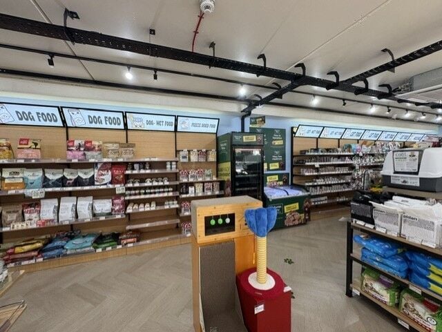 Leasehold Retail Unit Located In The Arcadian Centre, Birmingham Photo 8