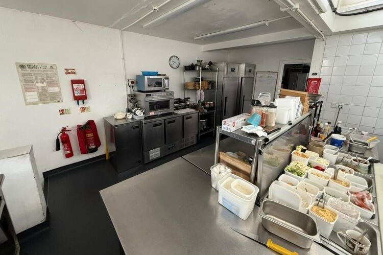 Licenced Restaurant - Southampton Photo 8