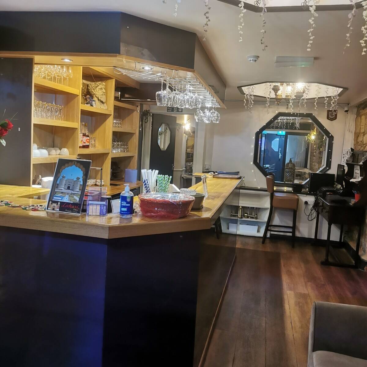 Indian /pakistani restaurant for sale in Milton Keynes 