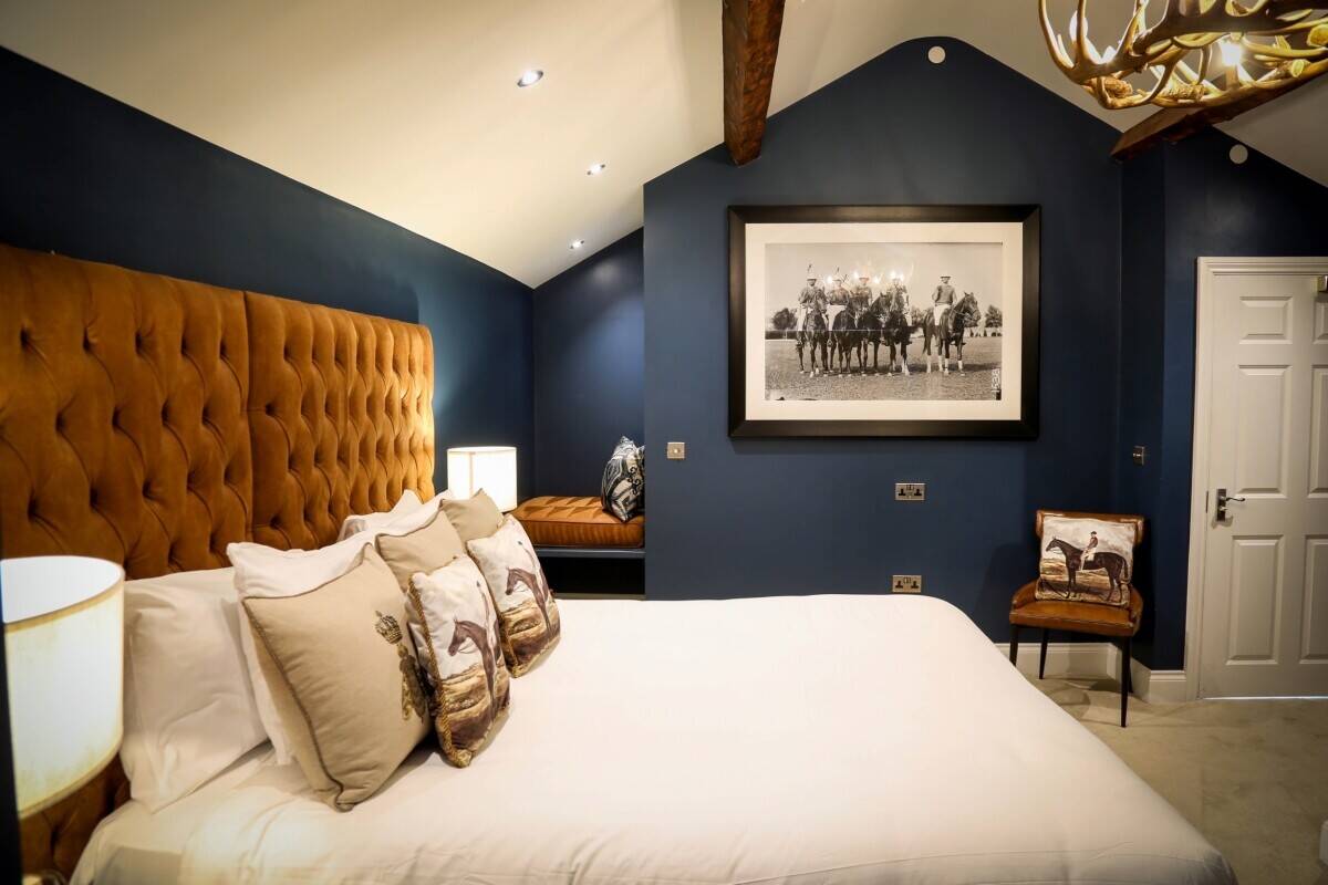 CHESTER CITY CENTRE - 16 LUXURY APARTHOTEL APARTMENTS BAR/RESTAURANT & P/P FOR AN ADDITIONAL 7 UNITS