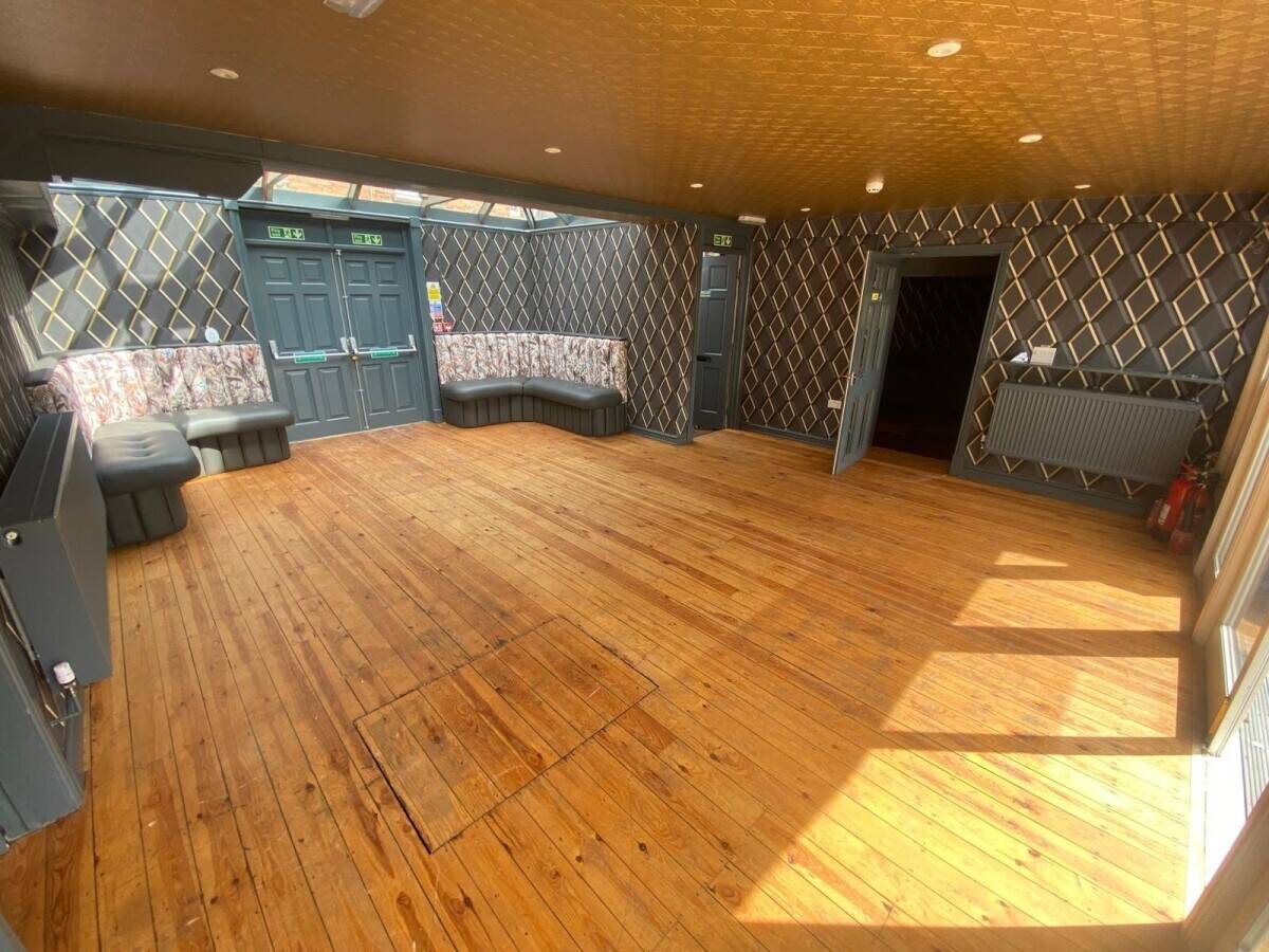 LINCOLNSHIRE - TOWN CENTRE COCKTAIL BAR AND NIGHTCLUB Photo 8