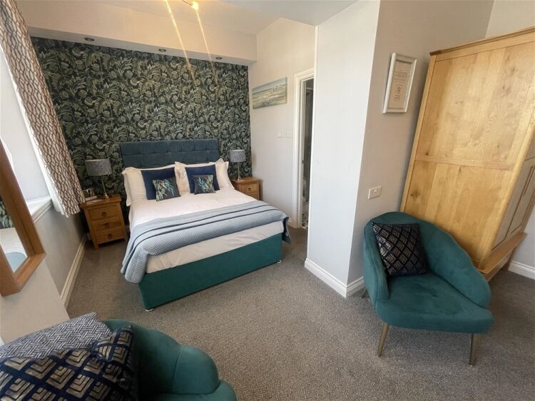5- Star Gold Award Boutique B&B in the English Riveria For Sale in Torquay Photo 8