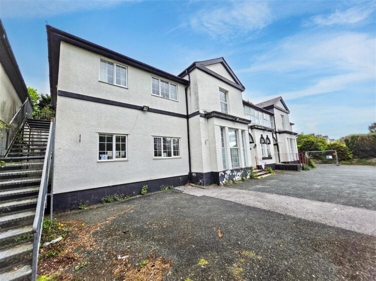 Auction Lot: Virtual Freehold - Former care home suitable for alternative use (STP) For Sale Photo 8