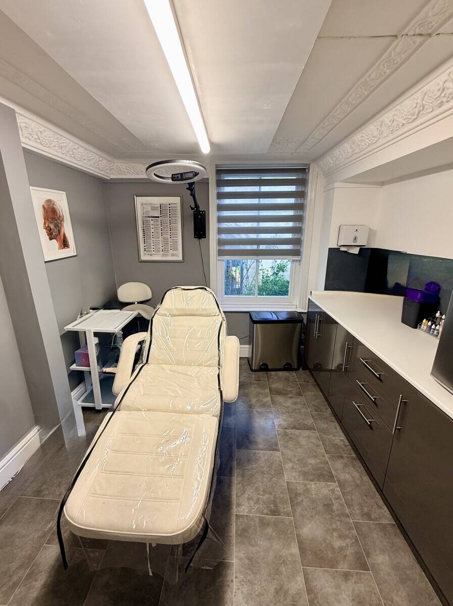 Fully Fitted Aesthetics Clinic & Training Facility &ndash; Salisbury Centre Wiltshire Photo 7