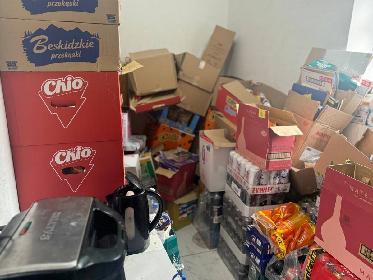 OFF LICENCE LEASE FOR SALE IN PRIME LOCATION IN HARROW WITH HIGH POTENTIAL TO INCREASE SALE.