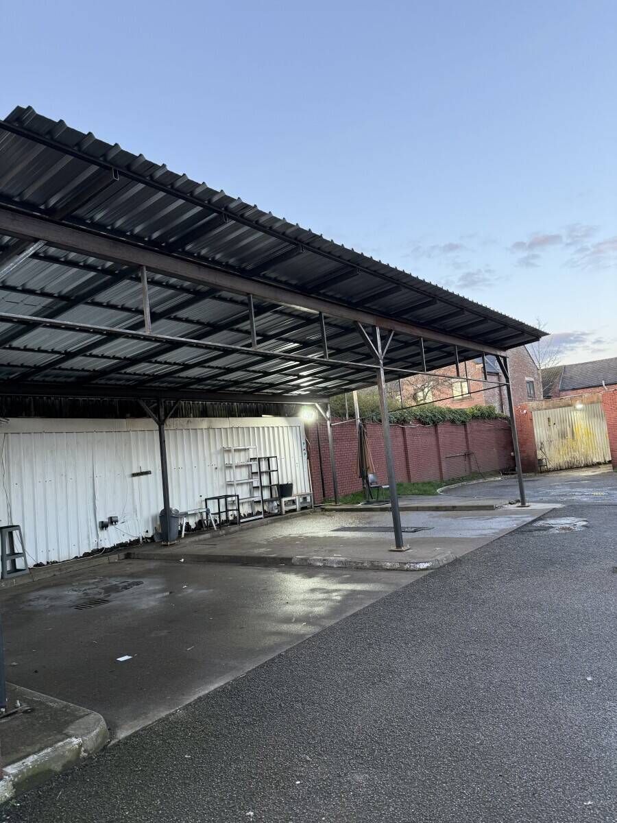 Established Hand Car Wash in excellent location Photo 8