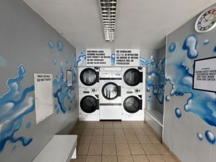 Freehold Fish & Chip Takeaway & Launderette Located In Wolverhampton Photo 7