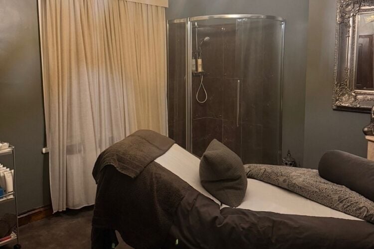 Closed Freehold Beauty Spa - Cumbria Photo 8