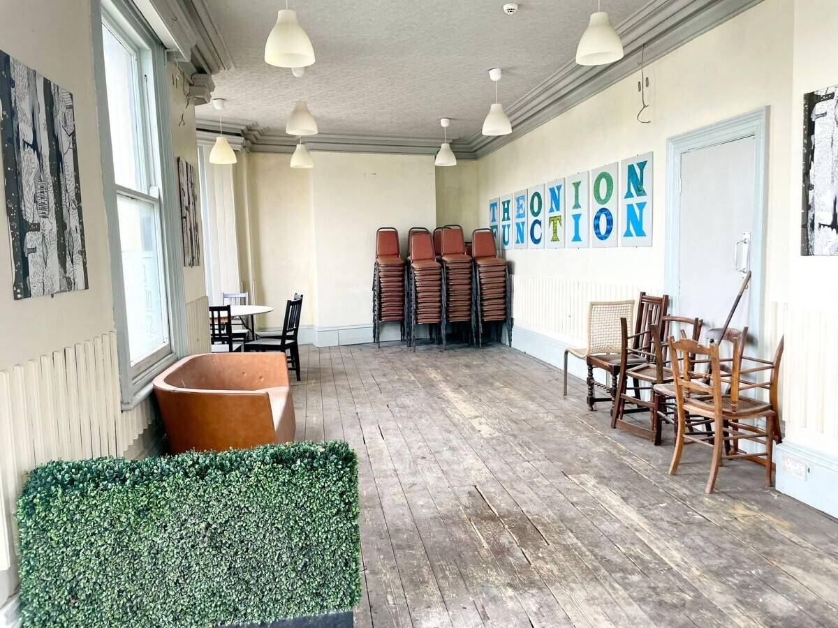 YORKSHIRE COAST - FIVE STOREY BAR & RESTAURANT WITH 11 APARTMENTS Photo 8