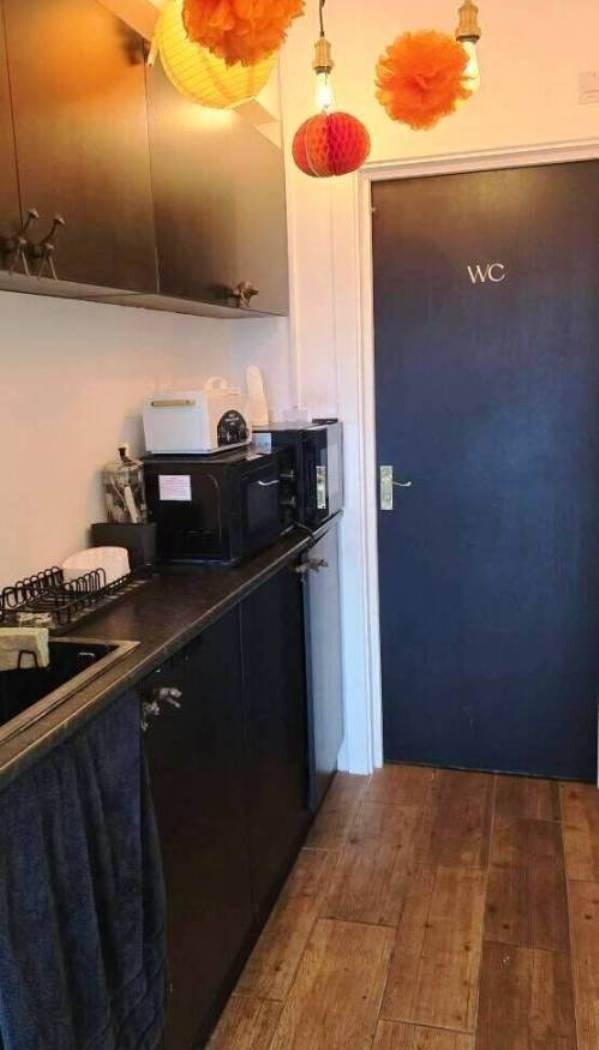 LASER & AESTHETICS BEAUTY CLINIC FOR SALE IN WATFORD, HERTFORDSHIRE
