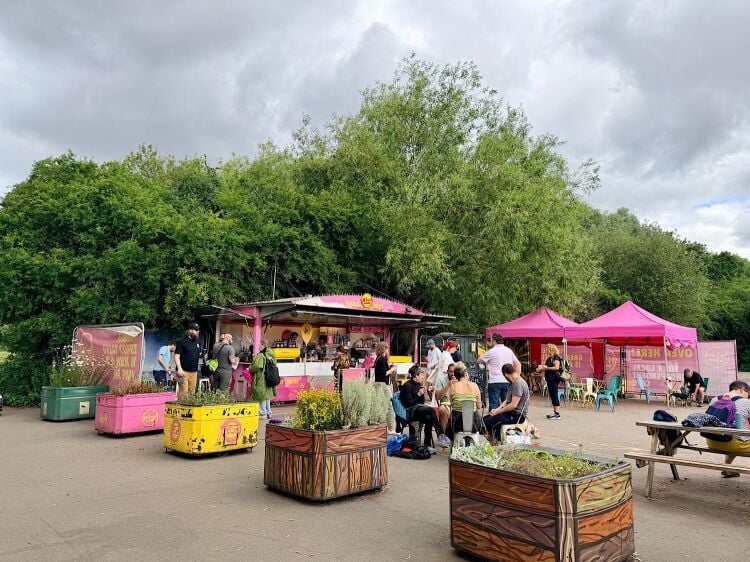 Leasehold Lakeside Café Located in Colwick Country Park, Nottingham Photo 8