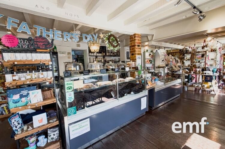 Freehold Commercial Investment Photo 8