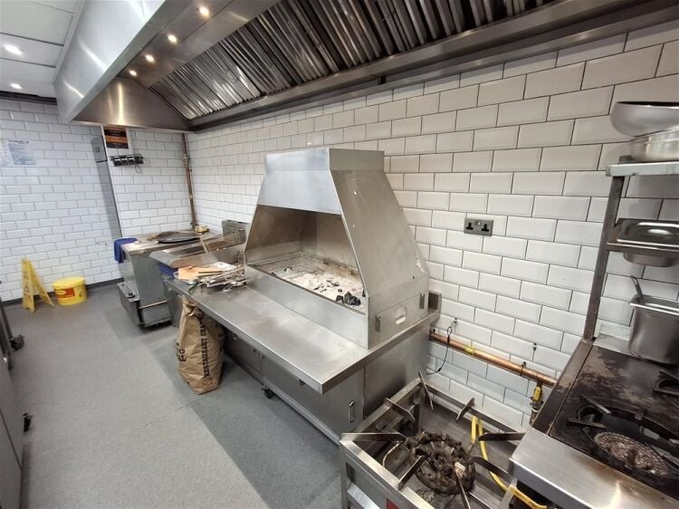 Restaurants For Sale in Batley Photo 8