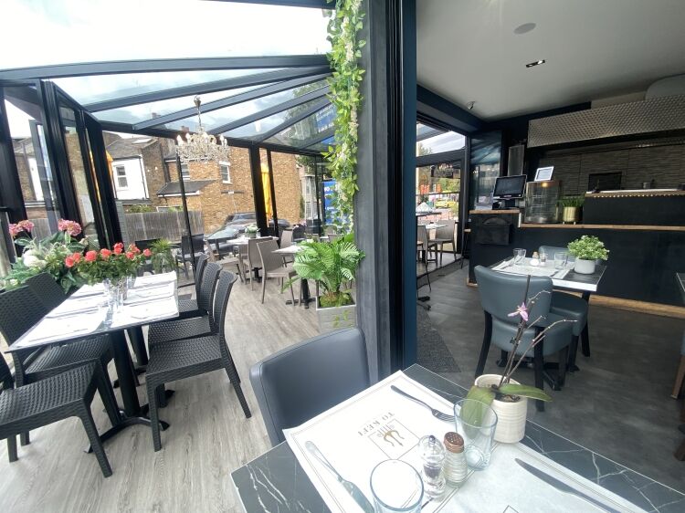 Busy, Popular, Spacious Greek Restaurant Kingston Upon Thames, SW London Photo 8