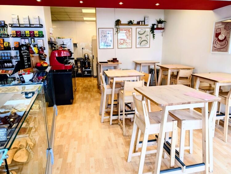Leasehold Coffee & Cake Shop Located In Newquay Photo 8