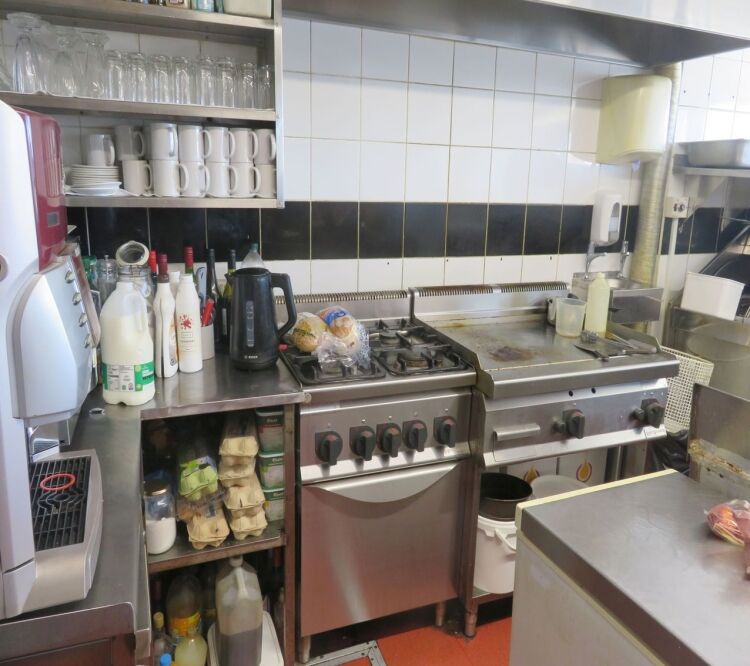 Grade II listed freehold fish & chip takeaway & restaurant in large coastal town. Photo 8