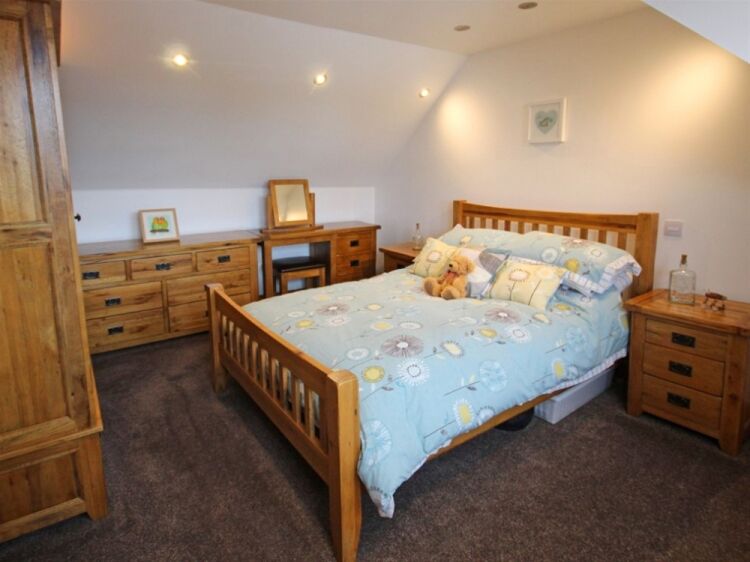 Thriving Coastal Business, Family Home & Exceptional Lifestyle Opportunity Photo 8