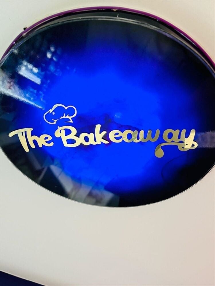 TAKEAWAY & DESSERT BAR LOCATED IN BRADFORD Photo 8