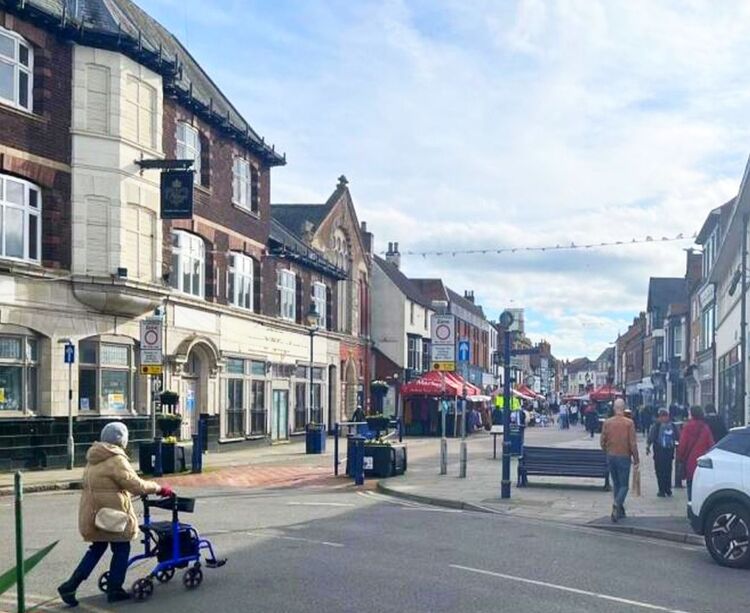 Fish & chip takeaway with 22 cover restaurant trading limited openings Photo 8