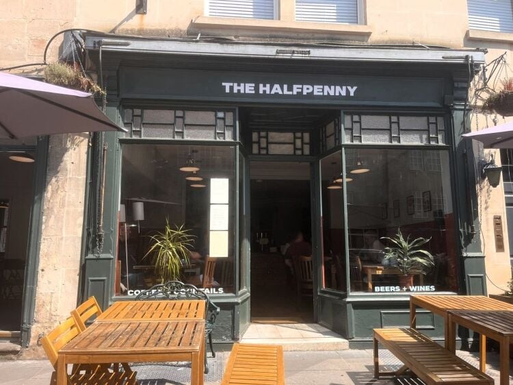 LICENSED COFFEE SHOP/CAFÉ BAR