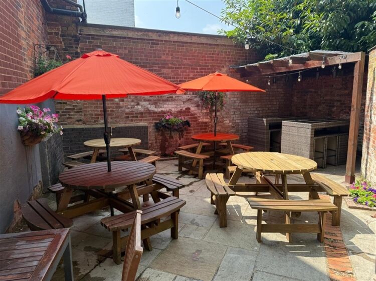 Licenced Trade, Pubs & Clubs For Sale in Burton-on-Trent