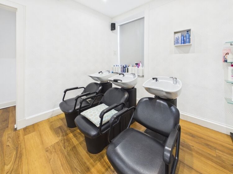 Prime High Street Property – Retail or Office Opportunity Photo 8