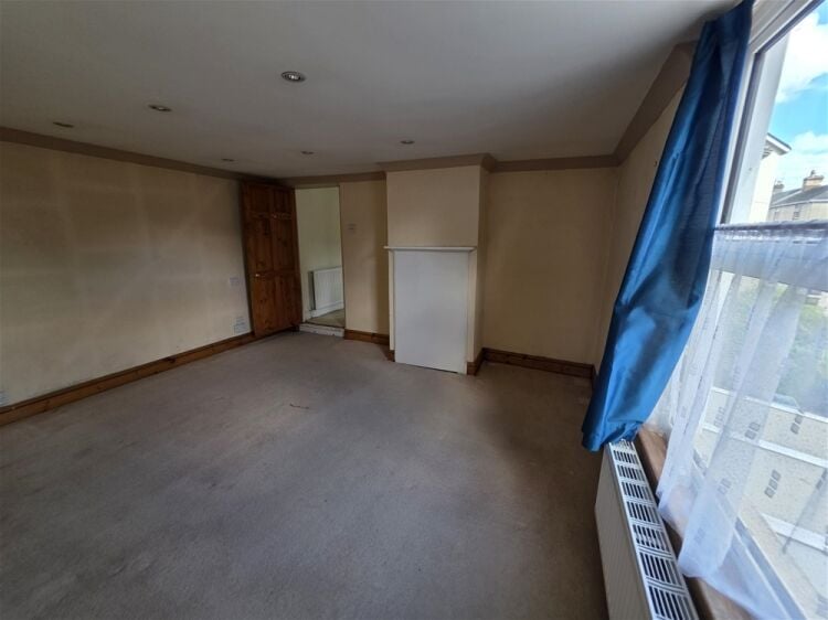 Auction Lot: Spacious Detached 3-Bedroom House with adjoining Workshop & Ample Parking For Sale in Newton Abbot