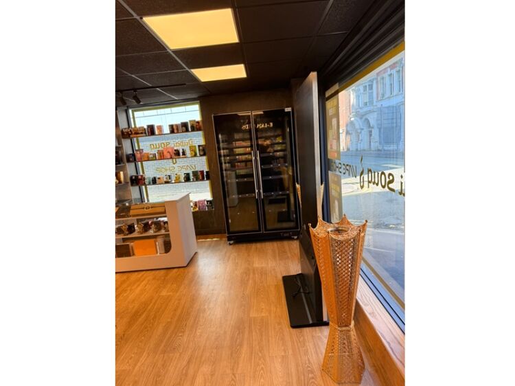 Modern Fragrance & Vape Retailer Photo 8