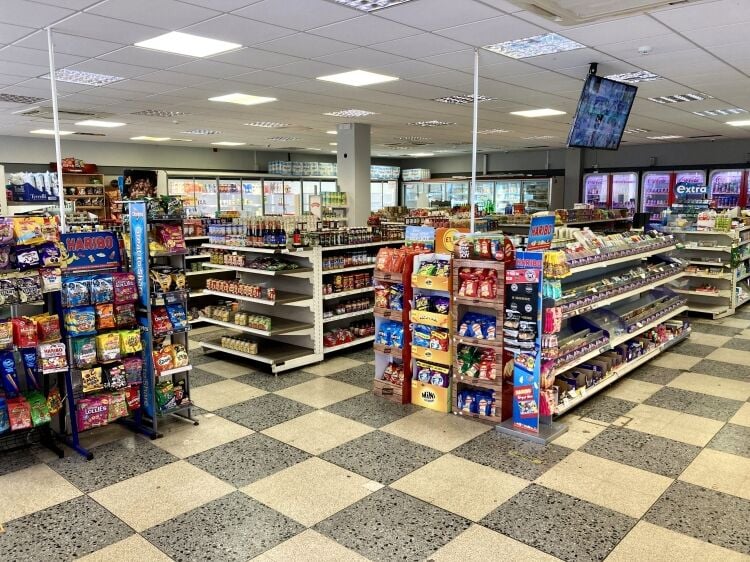 CONVENIENCE/INTERNATIONAL/HEALTHFOOD STORE Photo 8