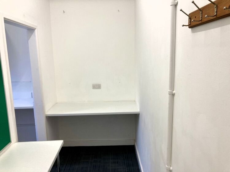 EMPTY RETAIL PREMISES