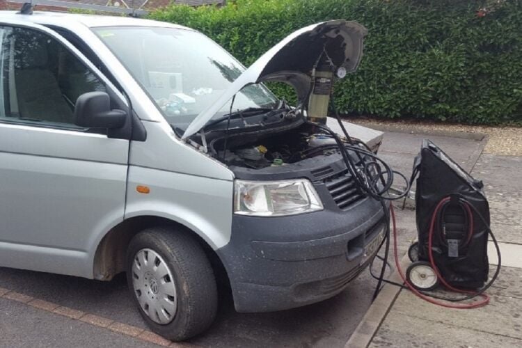 Specialist Engine Decarbonising Business - Hamps Photo 8