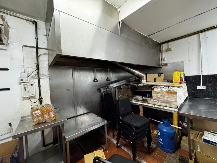 Licensed Bar, Restaurant, Takeaway Opportunity Kilmaurs East Ayrshire available to let