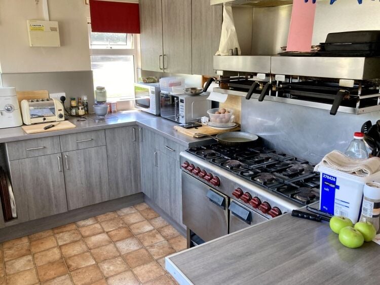 LICENSED TEAROOM/RESTAURANT AND BED & BREAKFAST
