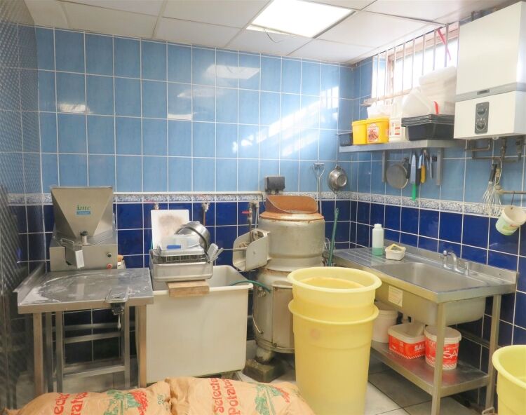 Long-established fish & chip shop, Orpington parade