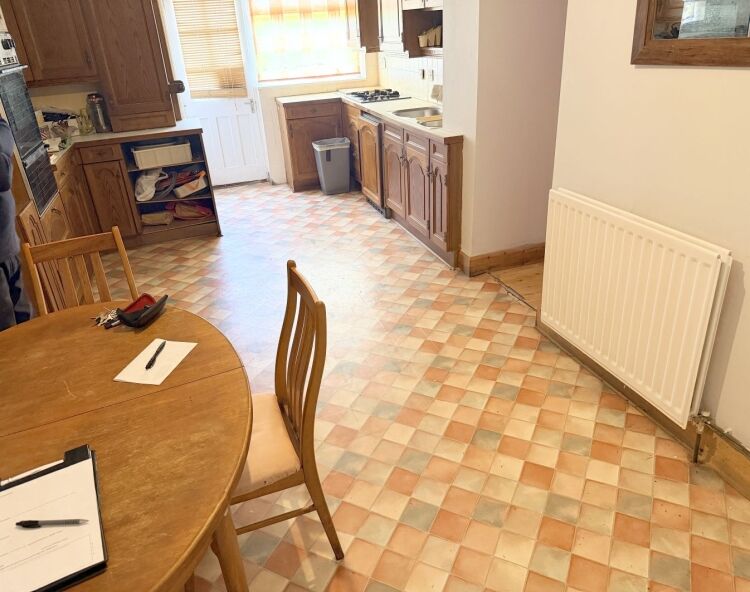 Well presented fish & chip takeaway, offered freehold or new lease,same ownership 22 years.