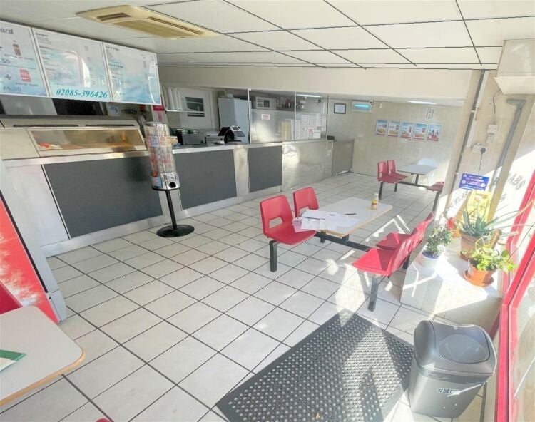 Spacious detached fish & chip shop, Wellingborough Photo 8