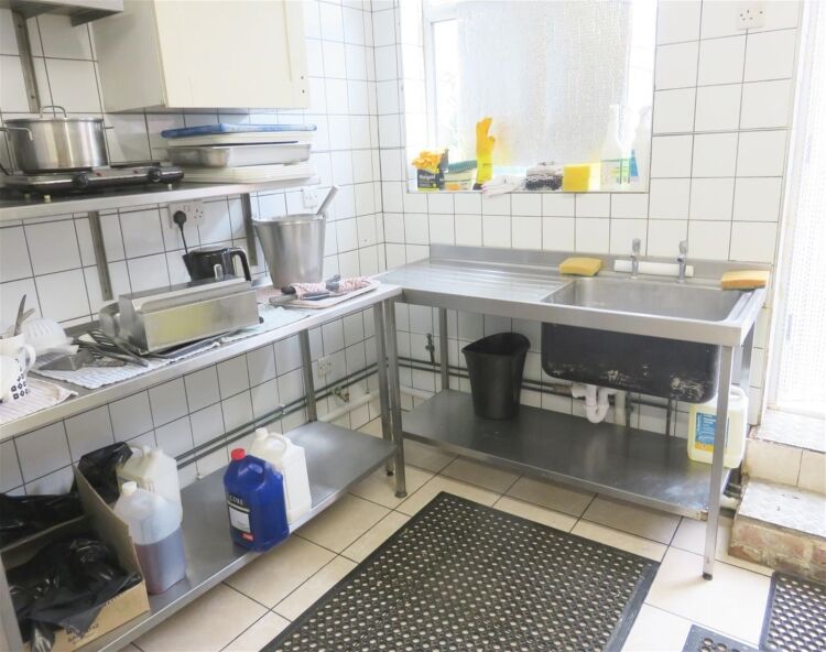 Traditional fish & chip takeaway, Eastbourne residential pitch Photo 8